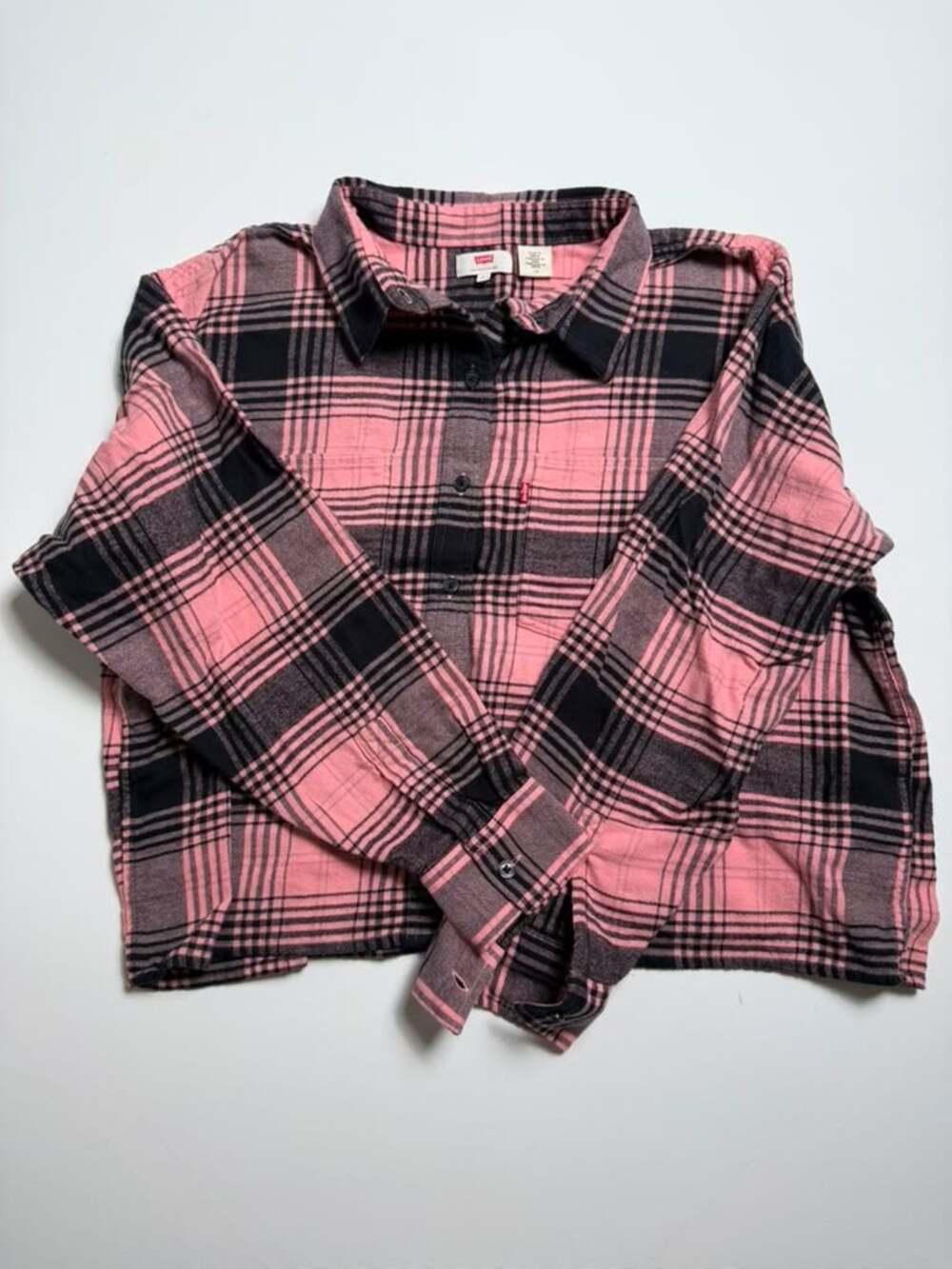 Levi's Pink and Black Plaid Cropped Flannel Button Down Shirt Size L